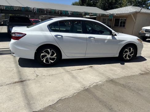 Used 2016 Honda Accord LX image 18