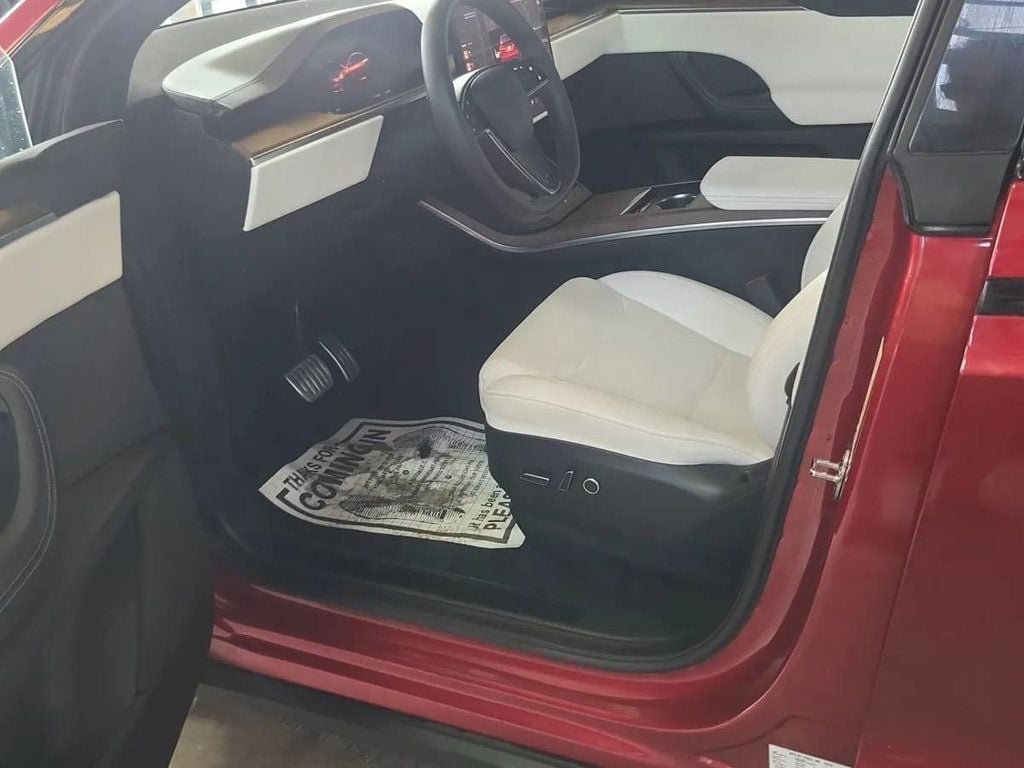Used 2023 Tesla Model X AWD/4WD image 5