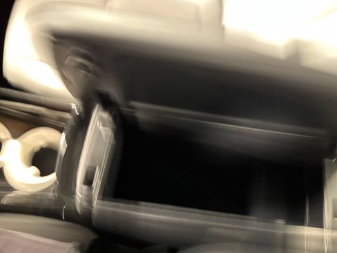 Used 2016 Toyota Prius FWD image 35