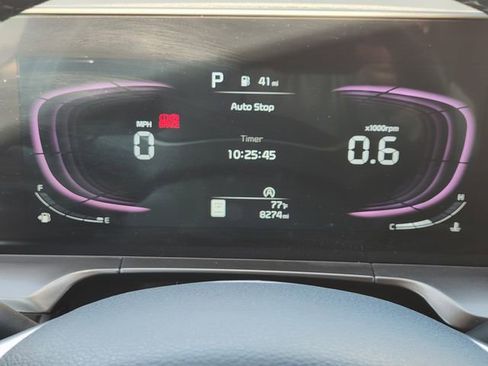 Used 2025 Kia Telluride LX FWD image 11