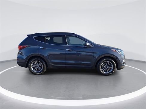 Used 2017 Hyundai Santa Fe Sport image 9