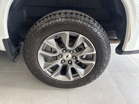Used 2021 Chevrolet Silverado 1500 RST w/ Z71 Off-Road Package AWD/4WD image 12