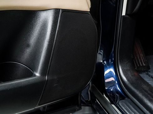 Used 2023 Nissan Armada SL w/ Captain's Chairs Package image 51