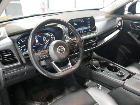 Used 2021 Nissan Rogue SL w/ Premium Package image 9