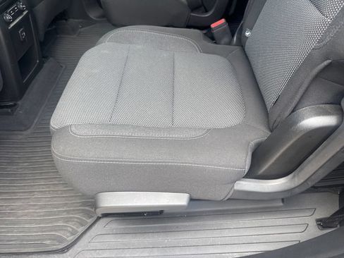 Used 2023 Chevrolet Traverse LT FWD image 11