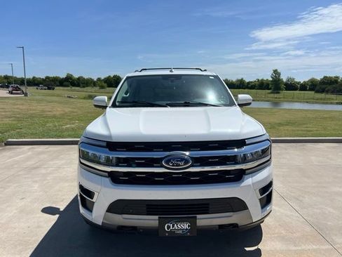 Used 2022 Ford Expedition Limited AWD/4WD image 2