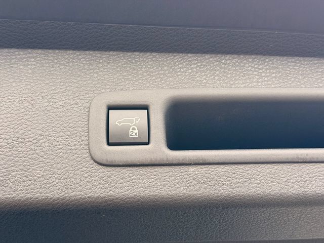 Used 2024 Toyota Sienna XLE w/ XLE Plus Package AWD/4WD image 30