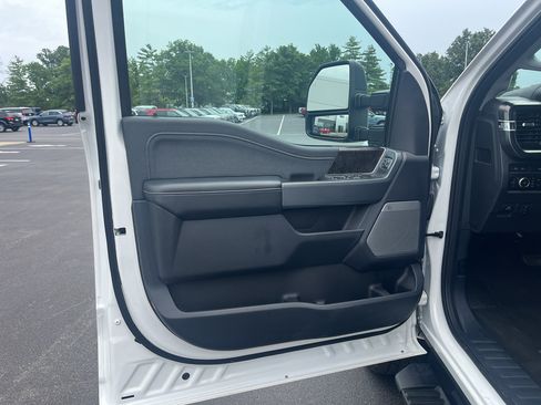 Used 2024 Ford F250 Lariat w/ Lariat Ultimate Package AWD/4WD image 14