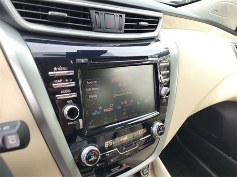 Used 2020 Nissan Murano SL w/ Moonroof Package image 18