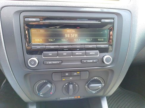 Used 2012 Volkswagen Jetta S FWD image 11