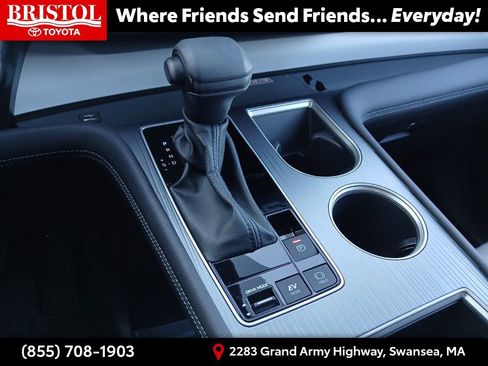 Used 2025 Toyota Sienna LE image 23