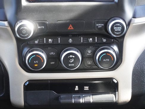 Used 2020 RAM 1500 Laramie w/ Off Road Group image 35