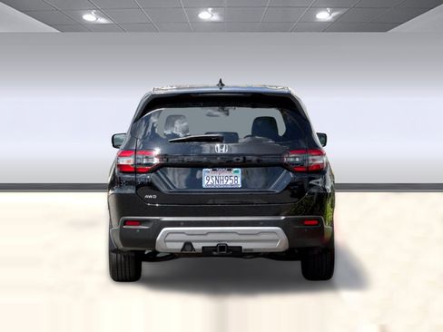 Used 2025 Honda Pilot EX-L image 9
