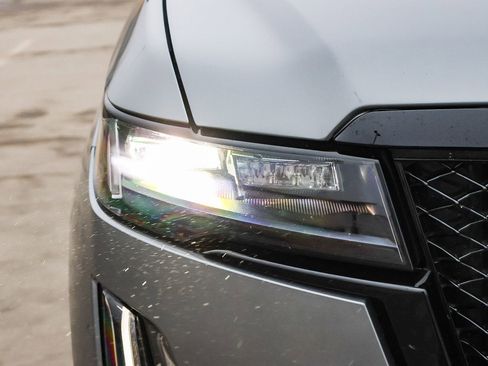 Used 2023 Cadillac Escalade Sport Platinum w/ LPO, ONYX Package image 15