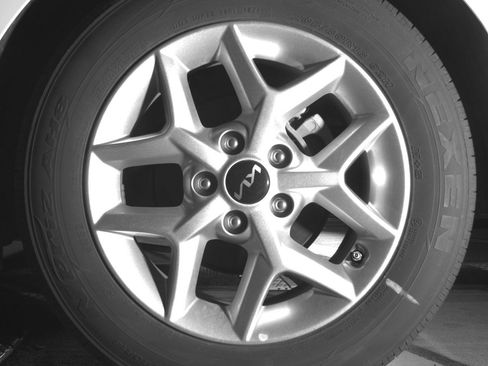 Used 2025 Kia Soul LX w/ LX Technology Package FWD image 14