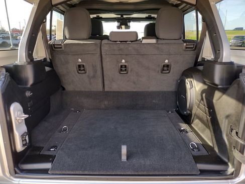 Used 2024 Jeep Wrangler Unlimited Rubicon 4xe w/ Technology Group AWD/4WD image 19