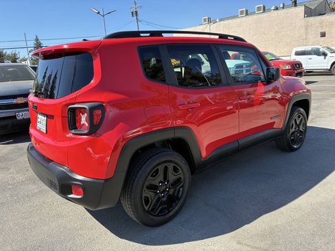 Used 2018 Jeep Renegade Sport w/ Power & Air Group AWD/4WD image 2