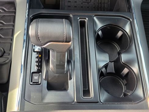 Used 2025 Ford F150 Lariat w/ Equipment Group 502A High image 31