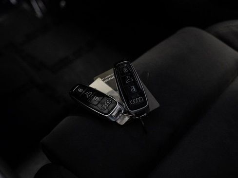 Used 2024 Audi e-tron GT Prestige image 58