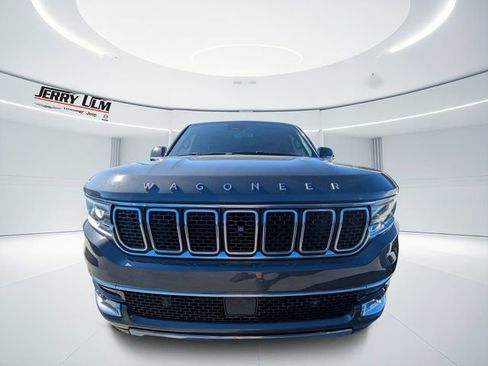 Used 2023 Jeep Wagoneer L Series III w/ Premium Group I image 6
