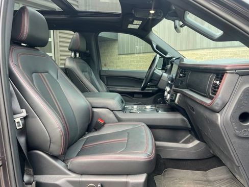 Used 2024 Ford Expedition Limited AWD/4WD image 9