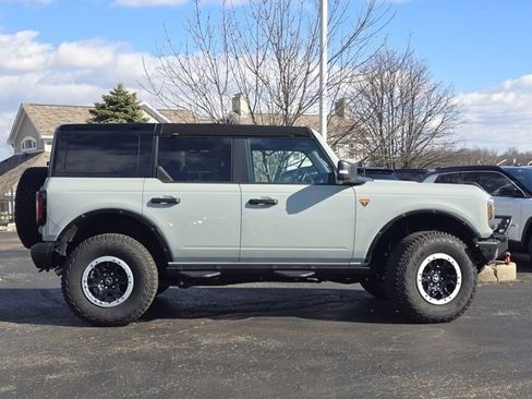 Used 2024 Ford Bronco Badlands image 39