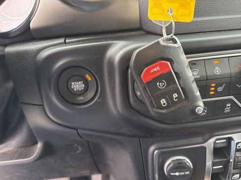 Used 2022 Jeep Wrangler Unlimited Sport image 42