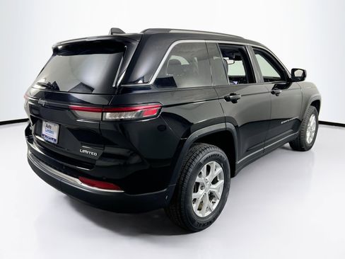 Used 2023 Jeep Grand Cherokee Limited image 5