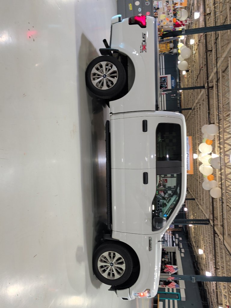 Used 2018 Ford F150 XL w/ Equipment Group 101A Mid AWD/4WD image 10