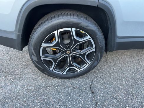 Used 2023 Rivian R1S Launch Edition image 35