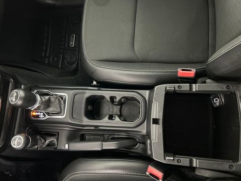 Used 2023 Jeep Wrangler Unlimited Sport AWD/4WD image 15