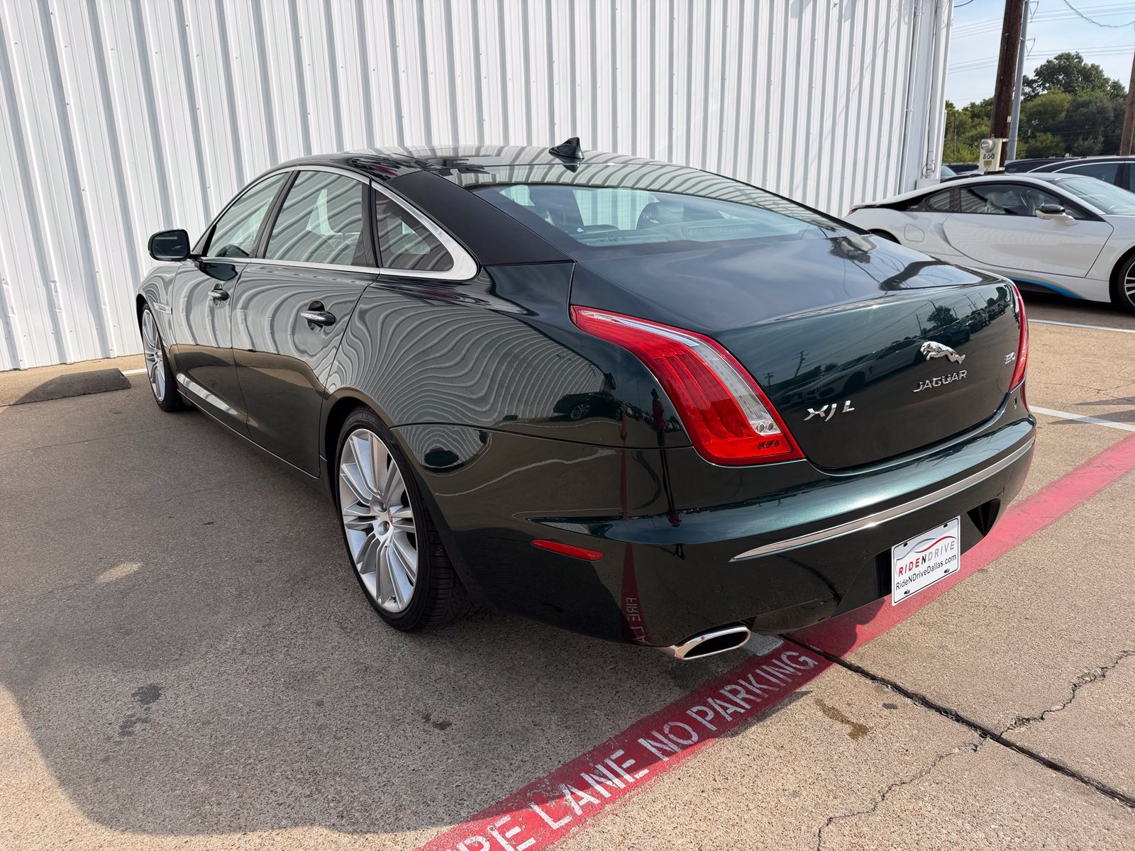 Used 2015 Jaguar XJ L Portfolio RWD image 4