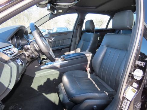 Used 2016 Mercedes-Benz E 400 4MATIC Sedan image 12
