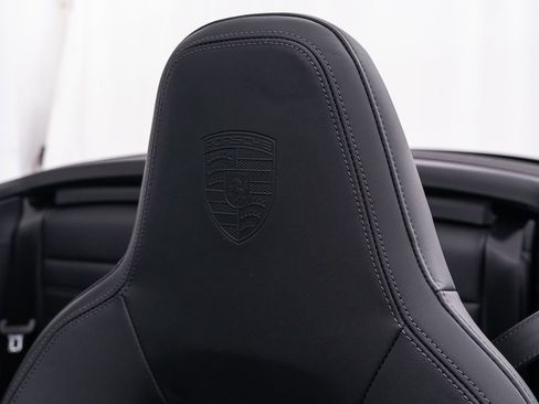 Used 2025 Porsche 911 Carrera RWD image 25
