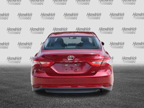 Used 2018 Toyota Camry LE w/ Convenience Package FWD image 8