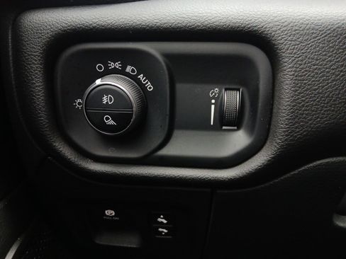 Used 2025 RAM 1500 Lone Star image 20