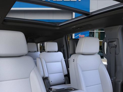 New 2026 Chevrolet Suburban Premier image 26