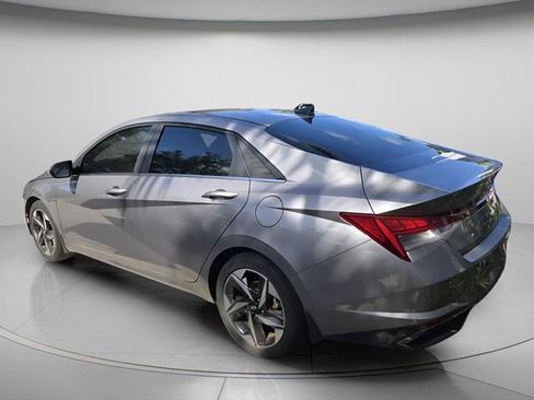 Used 2023 Hyundai Elantra Limited FWD image 5