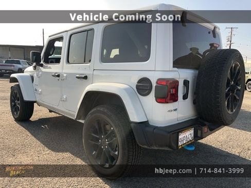 Used 2024 Jeep Wrangler Unlimited Sahara image 6