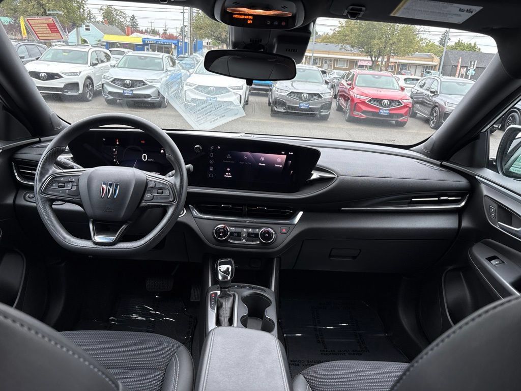 Used 2025 Buick Envista Preferred FWD image 26