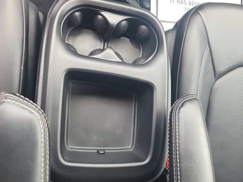 Used 2025 Chrysler Pacifica Select FWD image 24