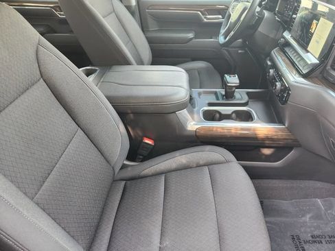 Used 2025 Chevrolet Silverado 1500 LT Trail Boss w/ Convenience Package II AWD/4WD image 19