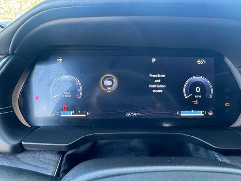 Used 2023 Jeep Grand Cherokee Overland w/ Luxury Tech Group IV AWD/4WD image 30