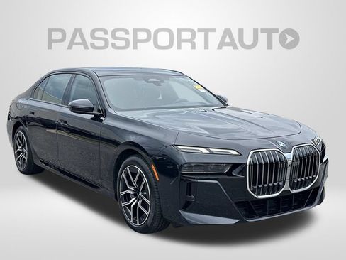 Used 2023 BMW 760i xDrive w/ Parking Assistance Package AWD/4WD image 6