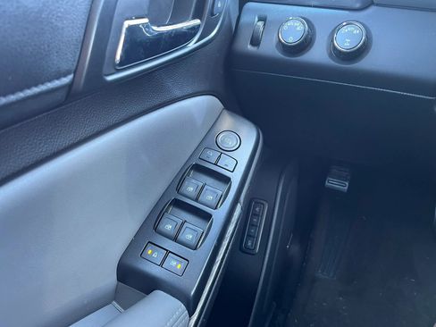 Used 2017 Chevrolet Suburban LT image 27