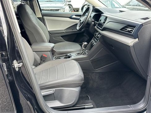 Used 2024 Volkswagen Taos SE image 13