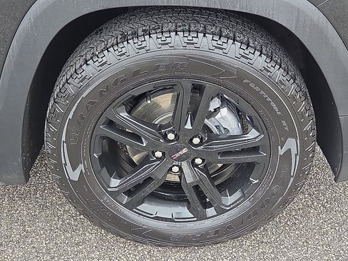 Used 2024 GMC Terrain AT4 w/ Tech Package image 7