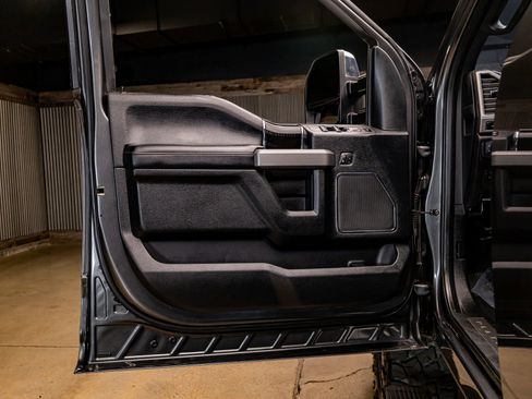 Used 2019 Ford F250 Platinum w/ Platinum Ultimate Package image 29