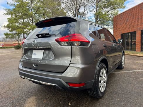 Used 2017 Nissan Rogue S image 4