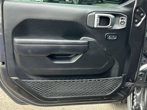 Used 2024 Jeep Gladiator Rubicon image 16